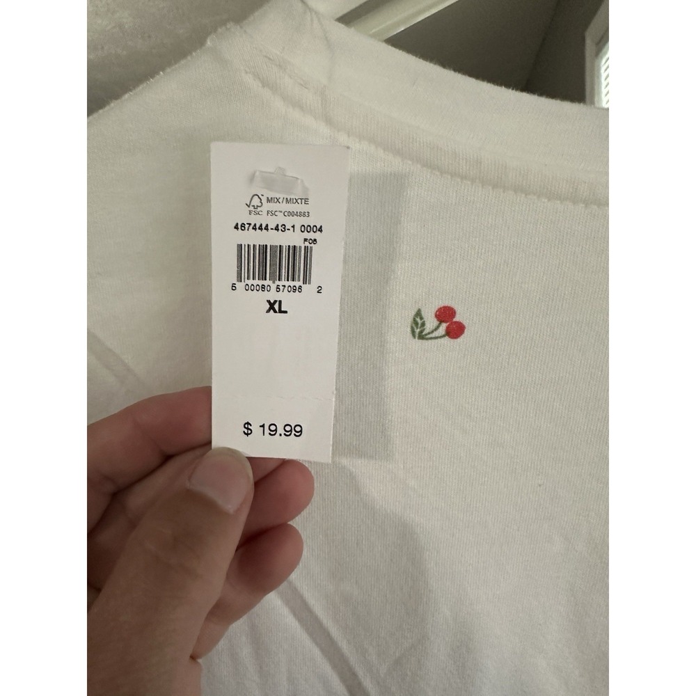 Gap T Shirt Womens XL White Red Cherries Cotton V Neck Everyday New - Picture 6 of 7